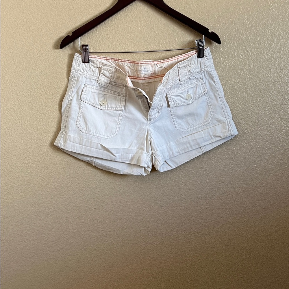 American Eagle 🦅 Casual White Shorts